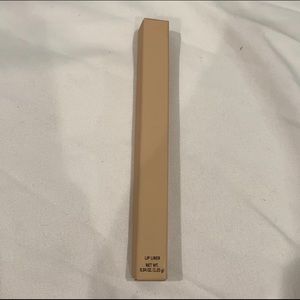 KKW limited edition lip liner in Nude 2